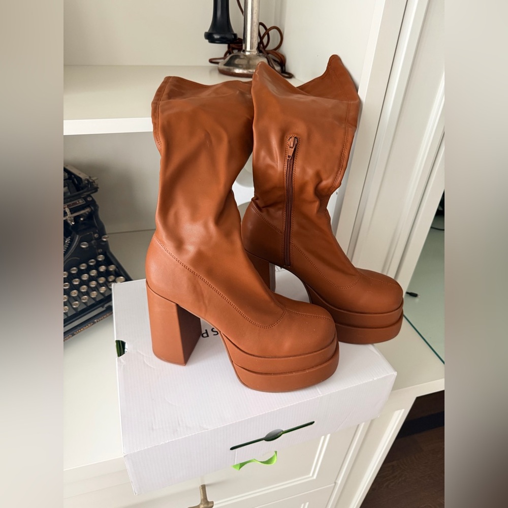 CALL IT SPRING Jodiee Brown Platform Knee High Block Heels Boots SZ 10 Like New